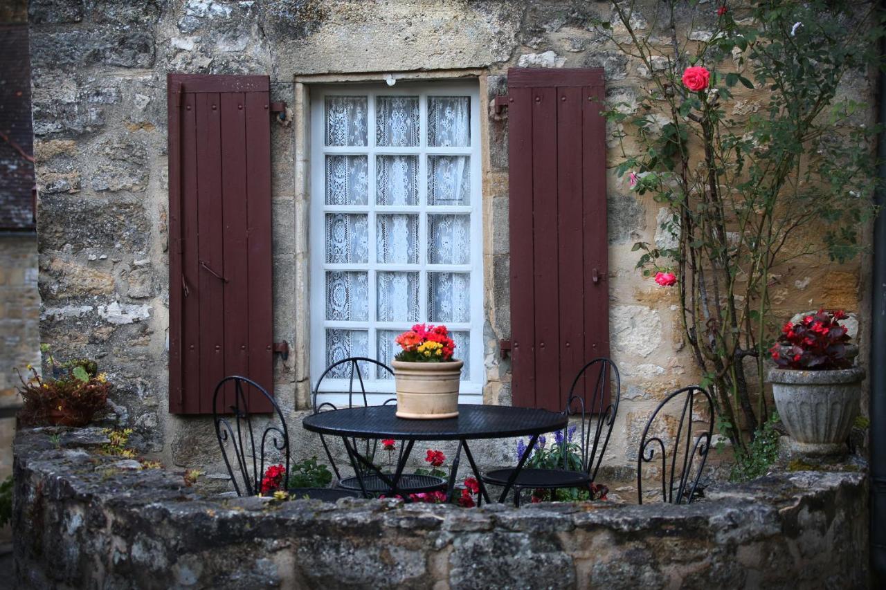 La Petite Maison Beynac-et-Cazenac Bagian luar foto