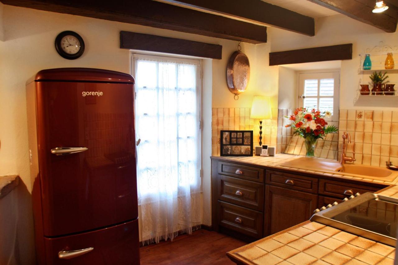 La Petite Maison Beynac-et-Cazenac Bagian luar foto
