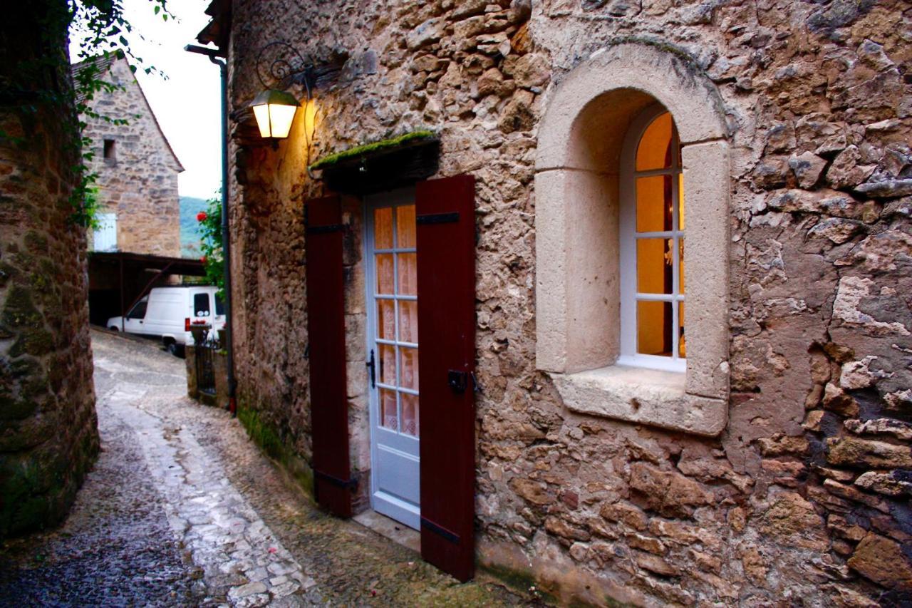 La Petite Maison Beynac-et-Cazenac Bagian luar foto