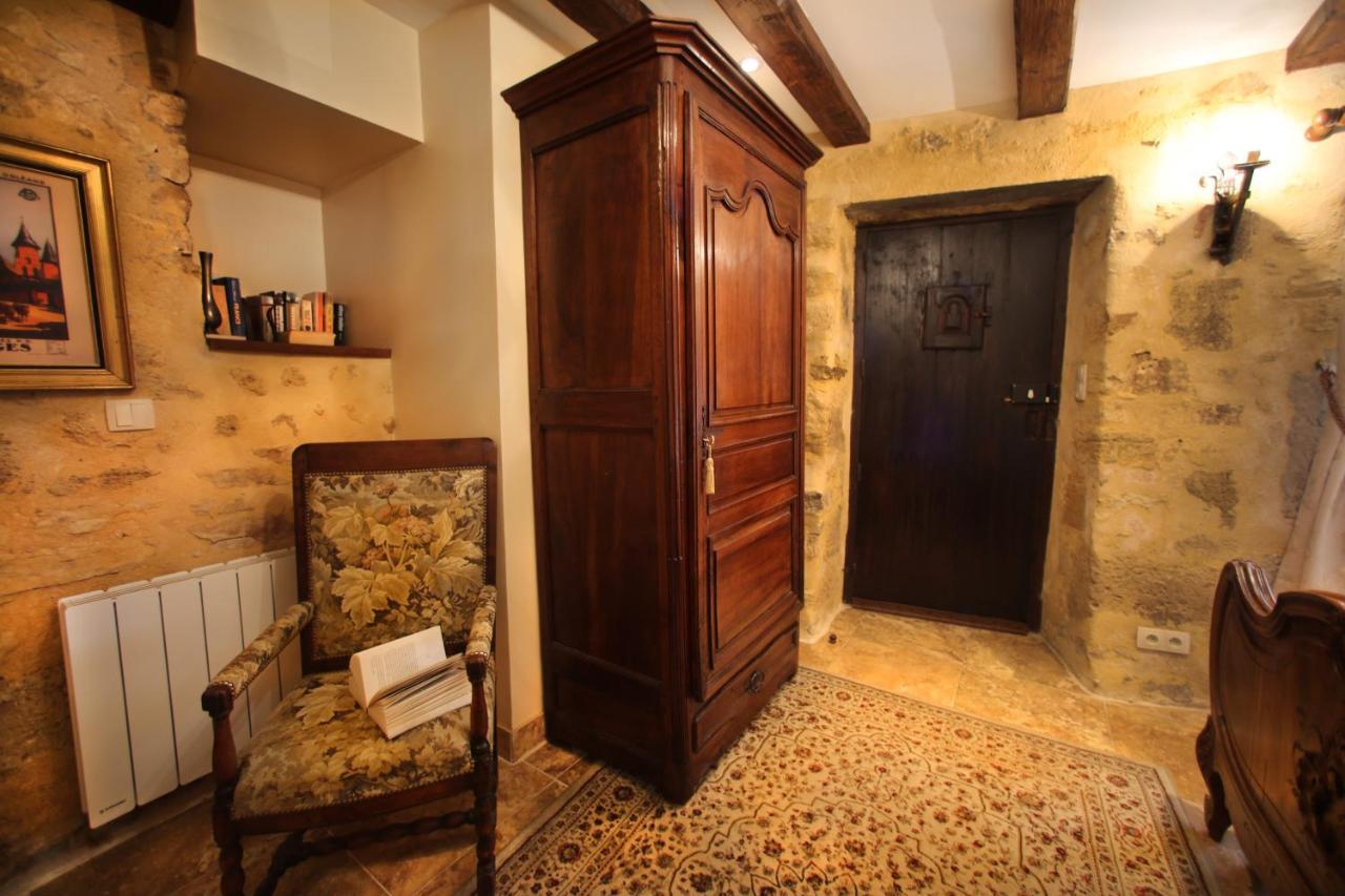 La Petite Maison Beynac-et-Cazenac Bagian luar foto