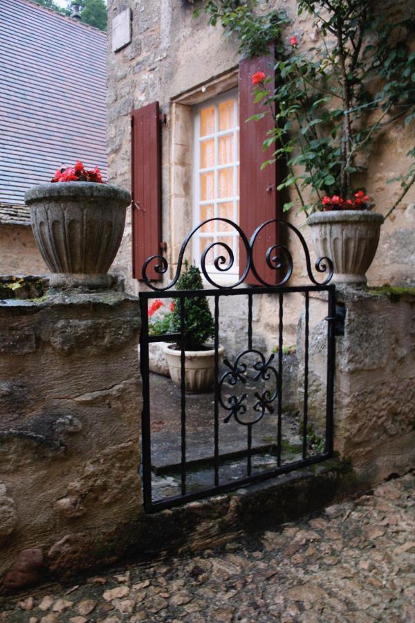 La Petite Maison Beynac-et-Cazenac Bagian luar foto